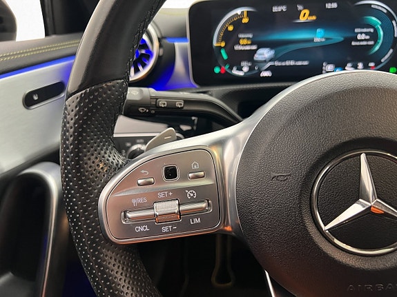 Mercedes-Benz A250 18 of 30