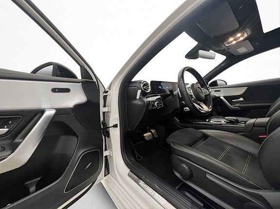 Mercedes-Benz A250 11 of 30