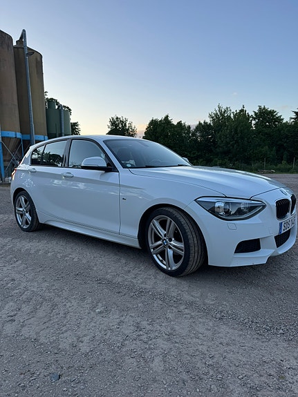 BMW 116i 4 of 5