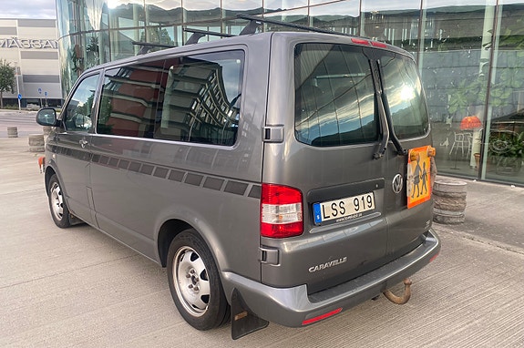 Volkswagen Caravelle 3 of 5