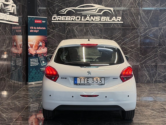 Peugeot 208 11 of 17
