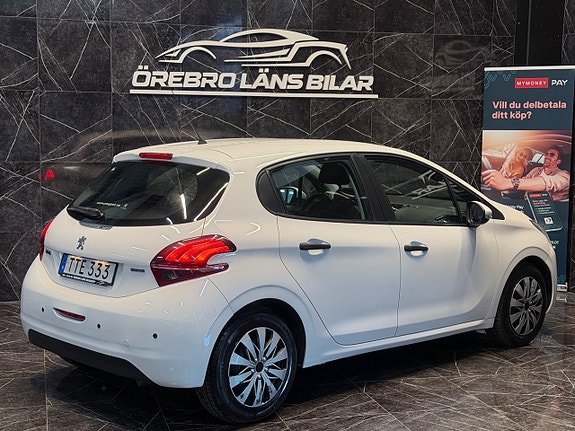 Peugeot 208 6 of 17