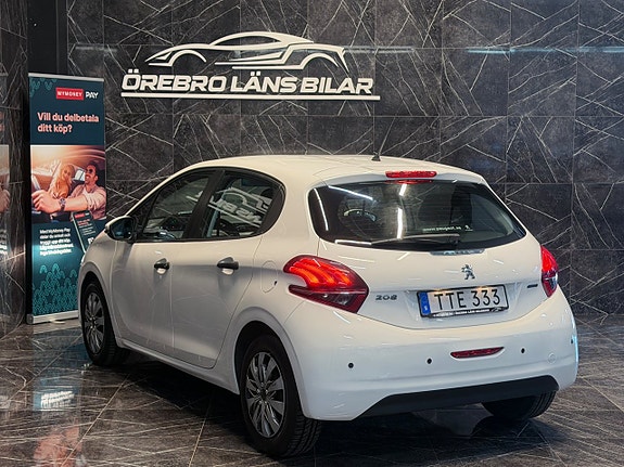 Peugeot 208 5 of 5