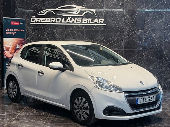 Peugeot 208 3 of 5