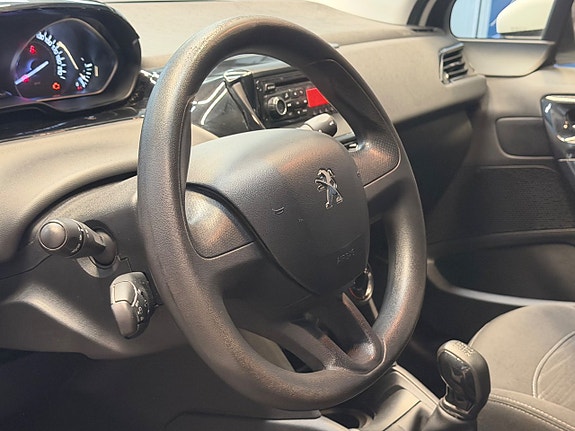 Peugeot 208 17 of 17