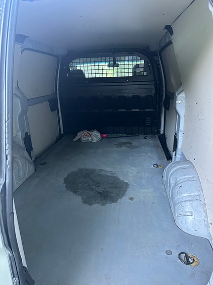 Hyundai H-1 6 of 7