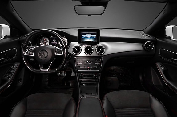 Mercedes-Benz CLA200 9 of 18