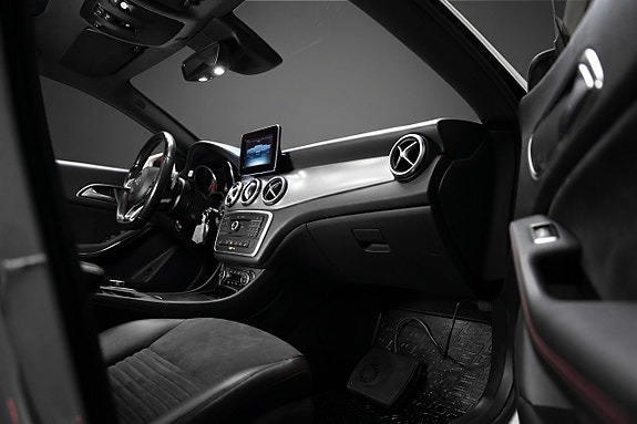 Mercedes-Benz CLA200 15 of 18