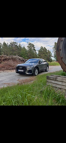 Audi Q3 3 of 5