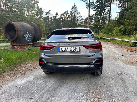 Audi Q3 4 of 5