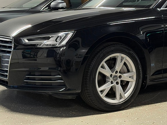 Audi A4 9 of 27