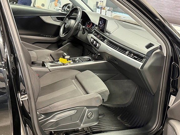 Audi A4 24 of 27
