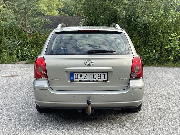 Toyota Avensis 6 of 19