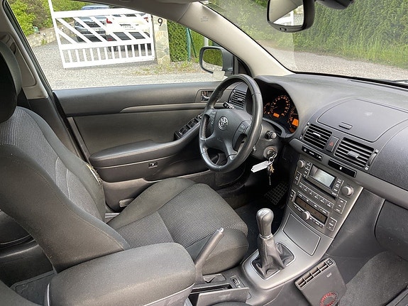 Toyota Avensis 15 of 19