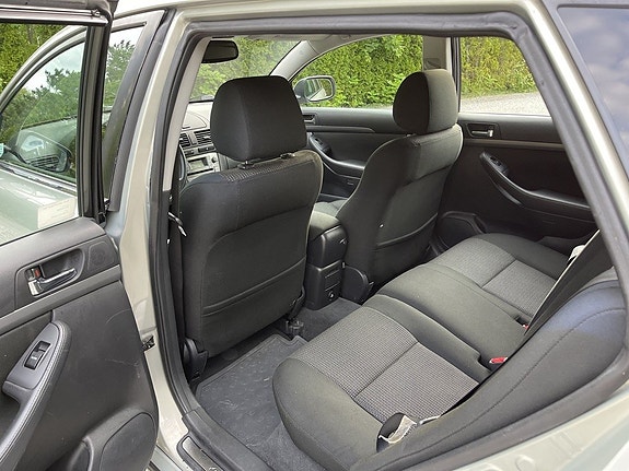 Toyota Avensis 16 of 19