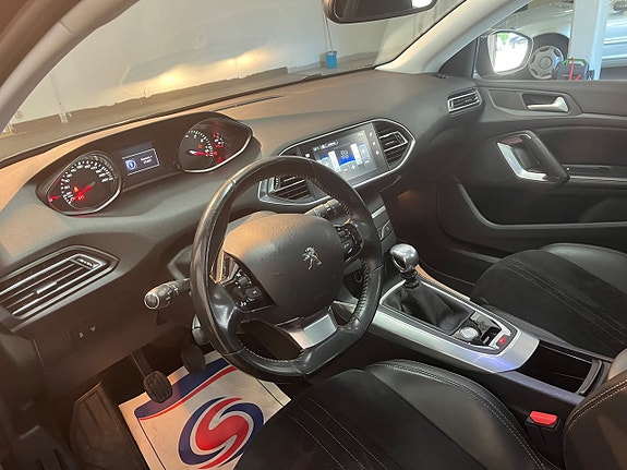 Peugeot 308 SW 8 of 11