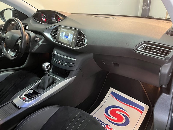 Peugeot 308 SW 9 of 11