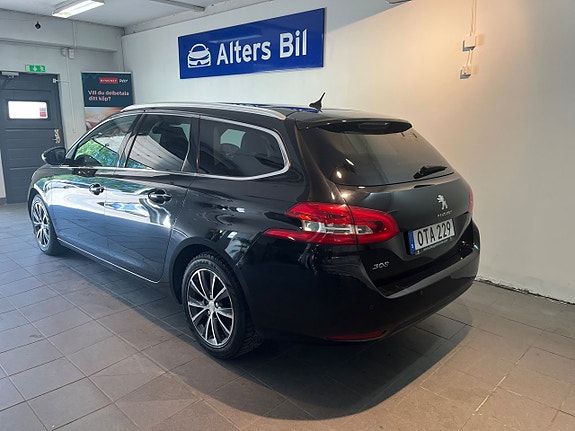 Peugeot 308 SW 2 of 11