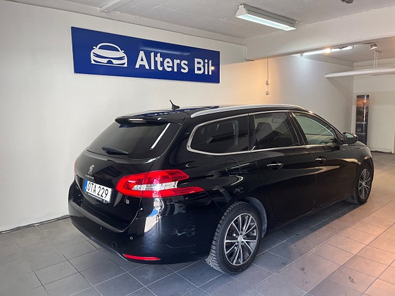 Peugeot 308 SW 7 of 11