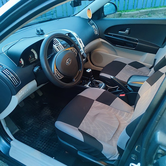 Kia Ceed 5 of 10