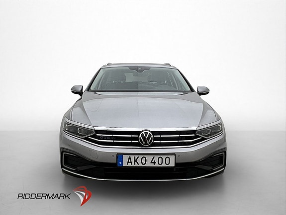Volkswagen Passat 2 of 5