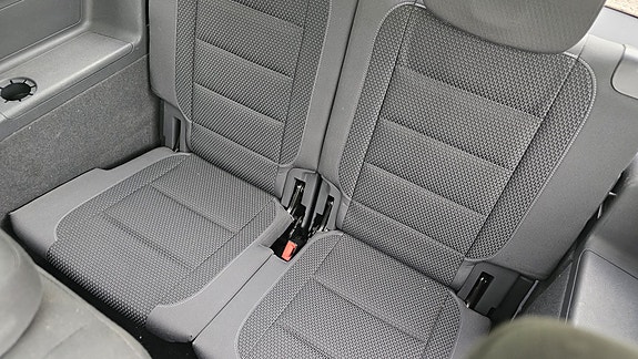 Volkswagen Touran 4 of 5