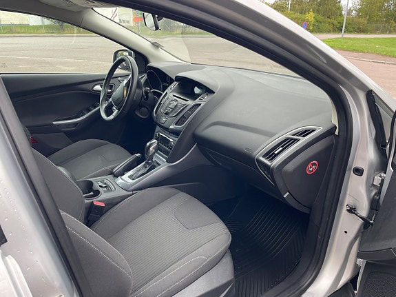 Ford Focus 10 of 15