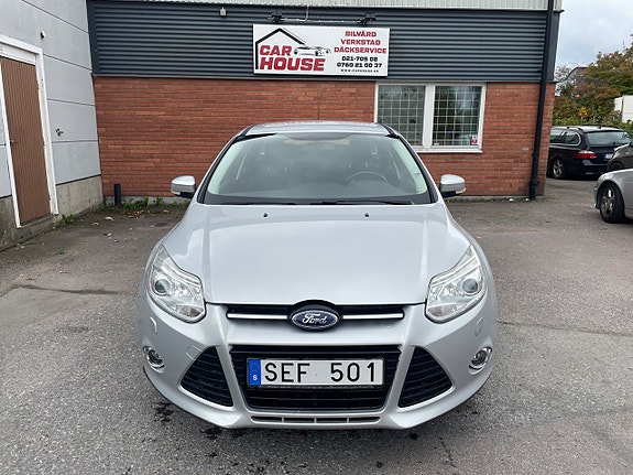 Ford Focus 2 of 15