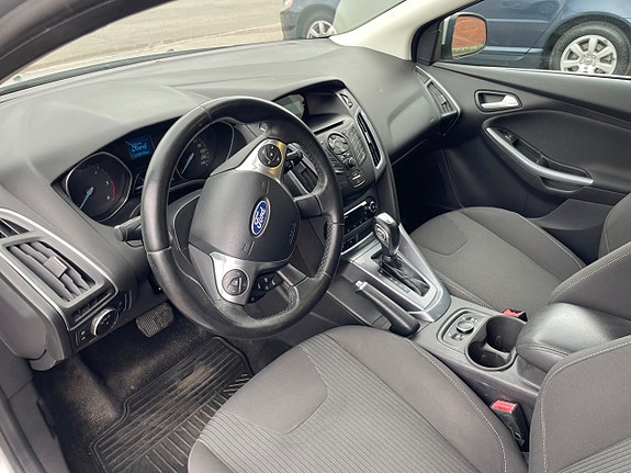 Ford Focus 9 of 15