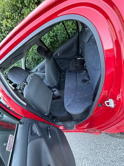 Toyota Yaris 5 of 11