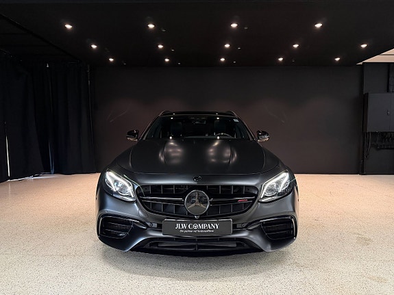Mercedes-Benz AMG GT Roadster 2 of 5