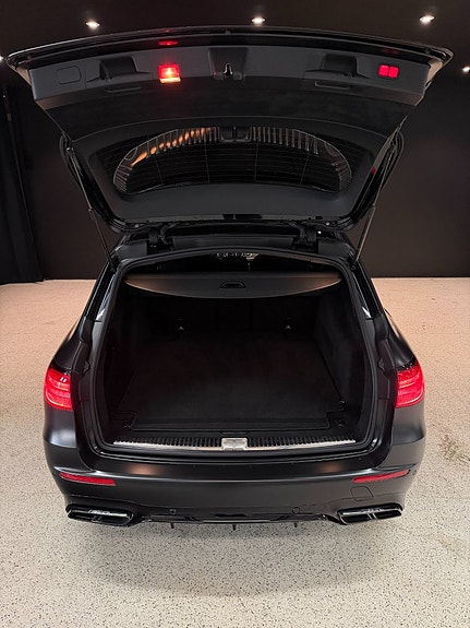 Mercedes-Benz AMG GT Roadster 8 of 21