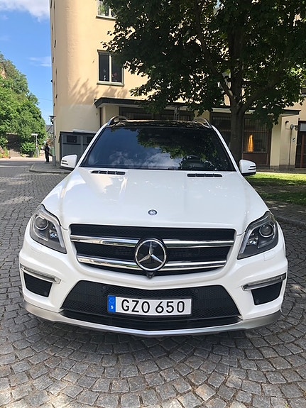Mercedes-Benz GL63 3 of 5