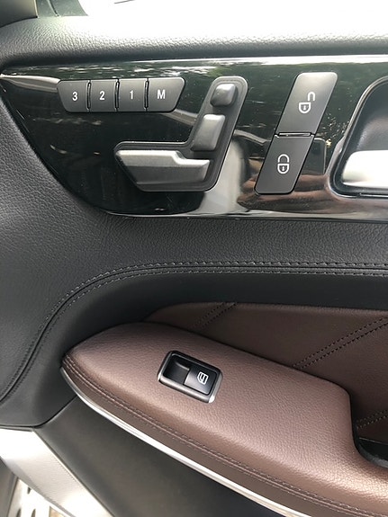 Mercedes-Benz GL63 9 of 15