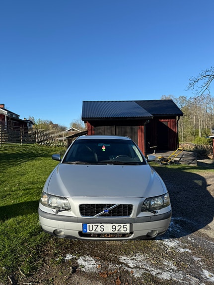 Volvo S60 3 of 5