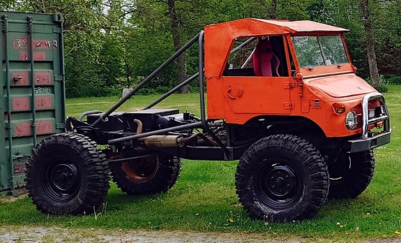 Mercedes-Benz Unimog 3 of 4