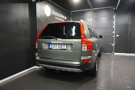 Volvo XC90 5 of 23