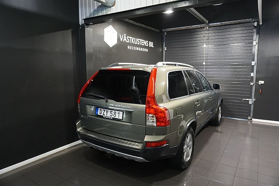 Volvo XC90 8 of 23
