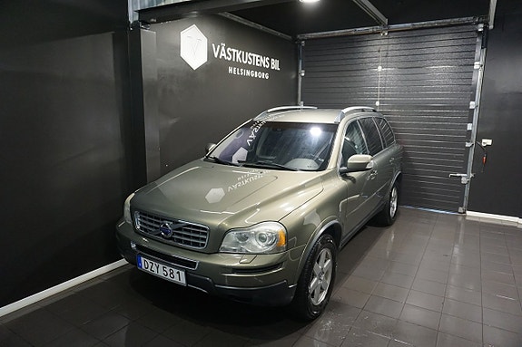 Volvo XC90 4 of 23