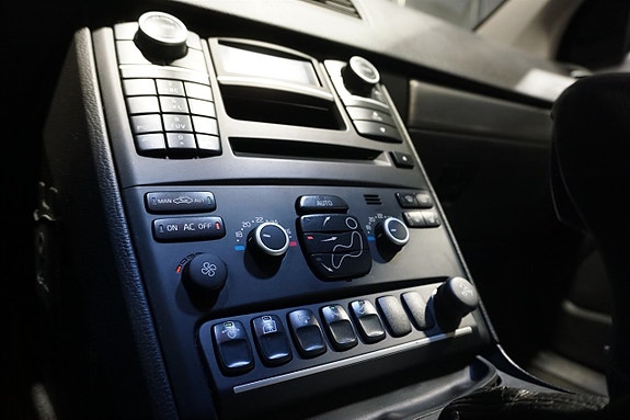 Volvo XC90 16 of 23