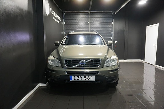 Volvo XC90 2 of 23