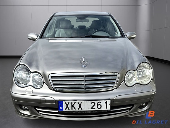 Mercedes-Benz C180 2 of 5