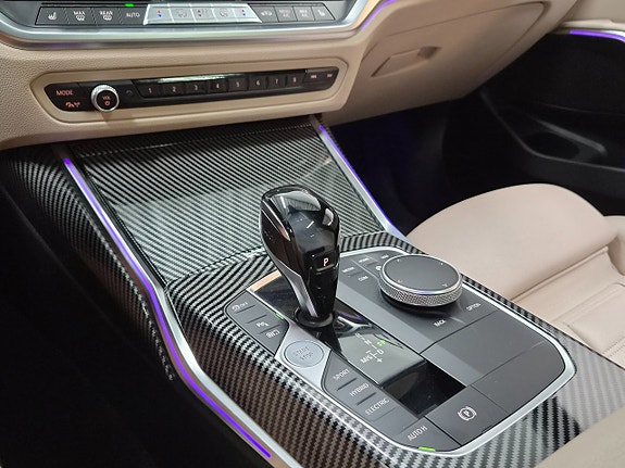 BMW 330e 18 of 30