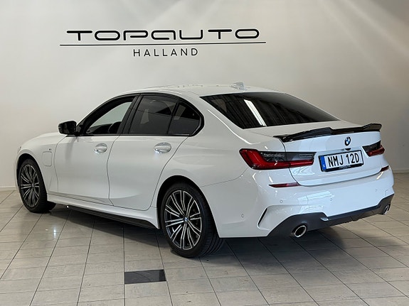 BMW 330e 7 of 30