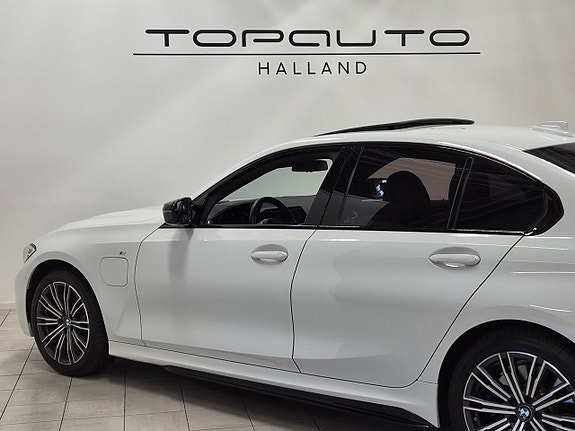 BMW 330e 6 of 30