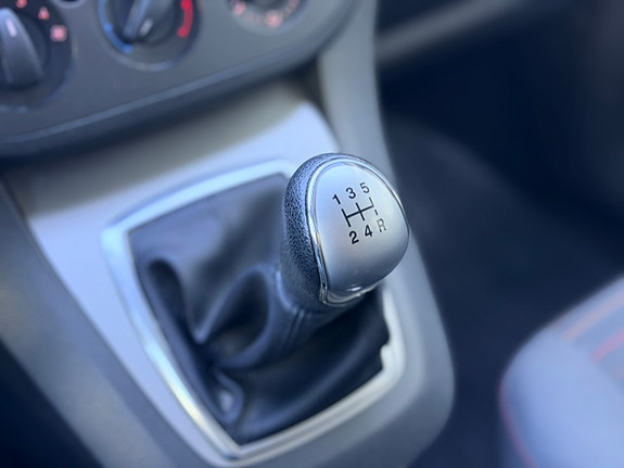 Ford C-Max 15 of 25