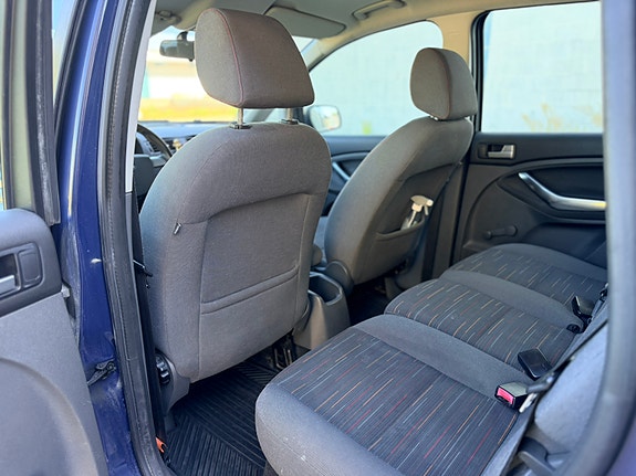 Ford C-Max 9 of 25