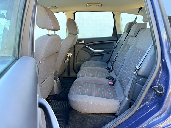Ford C-Max 8 of 25