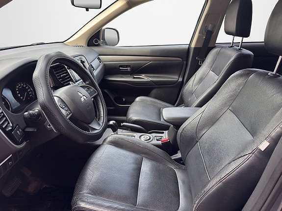 Mitsubishi Outlander 13 of 30