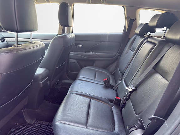 Mitsubishi Outlander 17 of 30